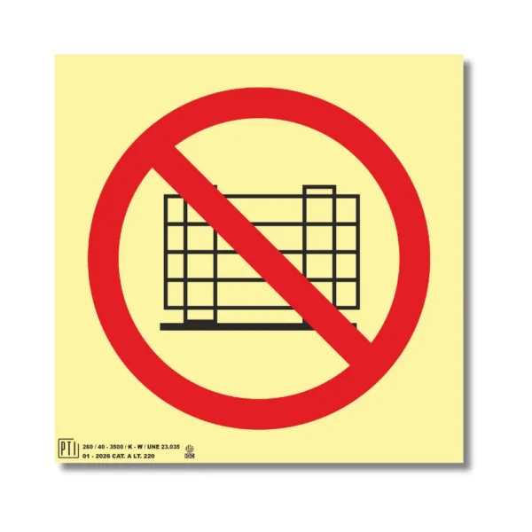 NO OBSTACULIZAR SALIDA DE EMERGENCIA