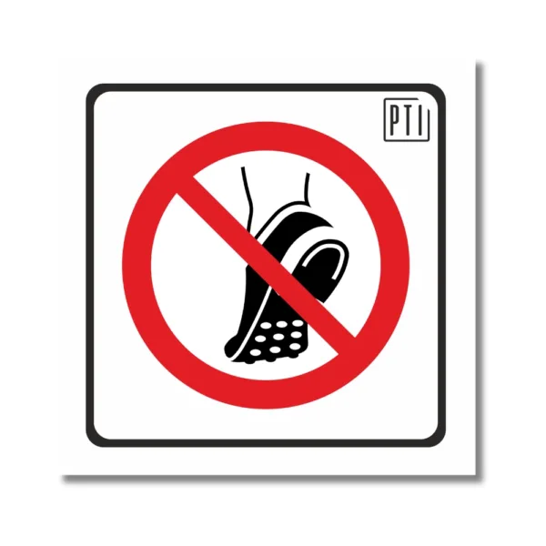 PROHIBIDO EL USO DE CALZADO CON TACHUELAS